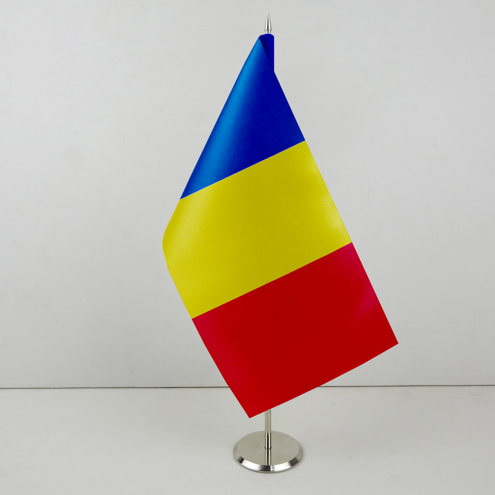 Прапорець Румунії на металевій підставці